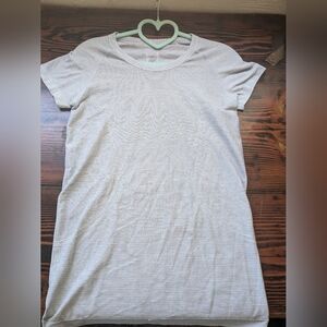 Lululemon Swiftly Tech Short Sleeve Tee – Light Grey, Size S